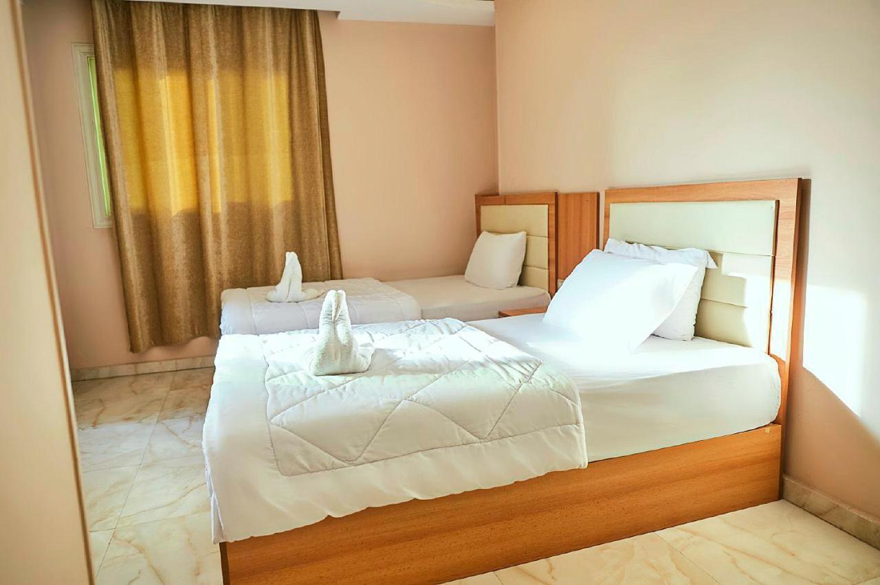 Grand Golden Pyramids View Hotel Kafret el-Gabal Exterior foto