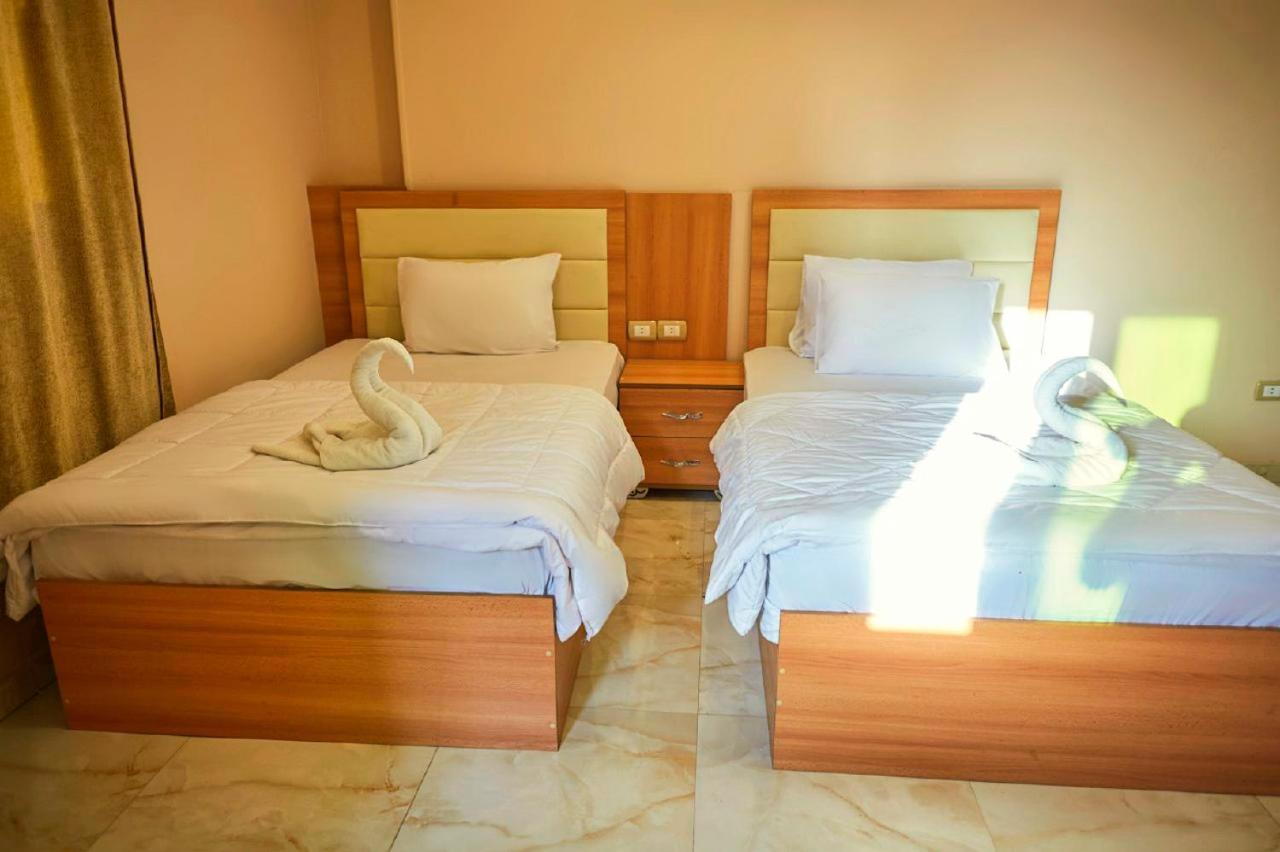 Grand Golden Pyramids View Hotel Kafret el-Gabal Exterior foto