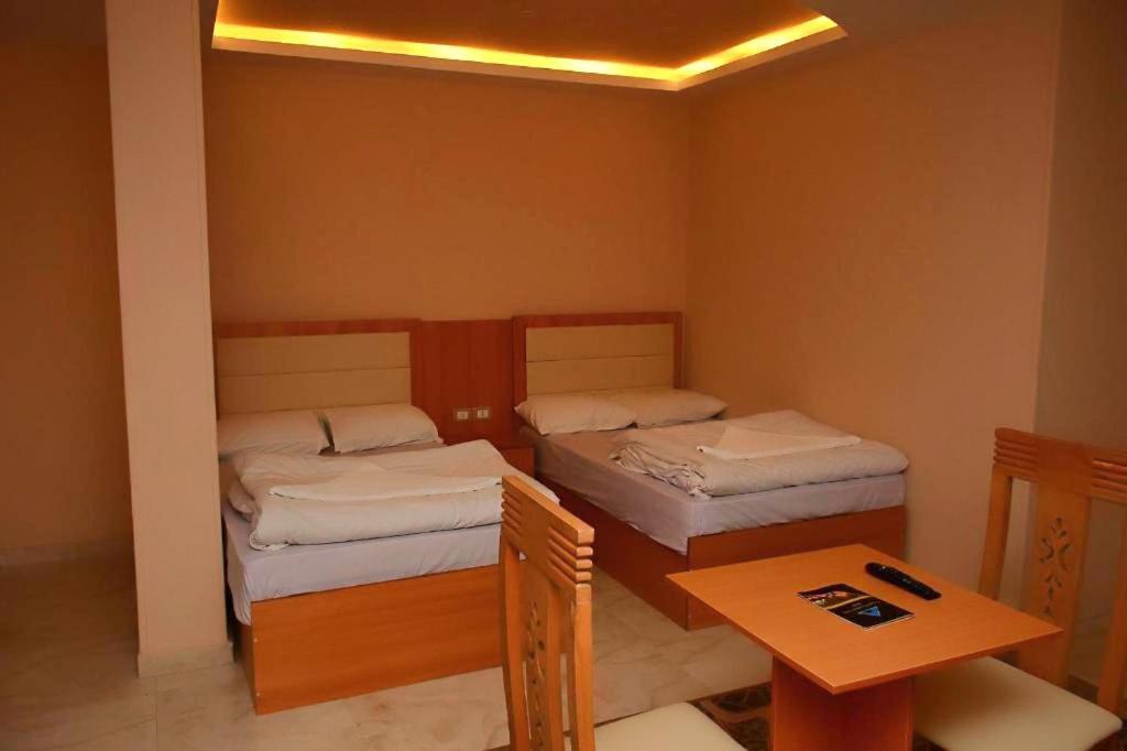 Grand Golden Pyramids View Hotel Kafret el-Gabal Exterior foto